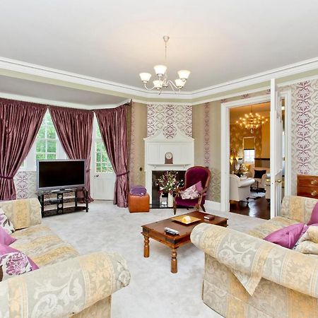 Luxury 3-Bedroom Apartment With Stunning Views At Ramsay Garden Edinburg Exteriör bild